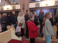 08.10.2023 r. Poświęcenie różańców dzieciom komunijnym przygotowującym się do I Komunii Św.
